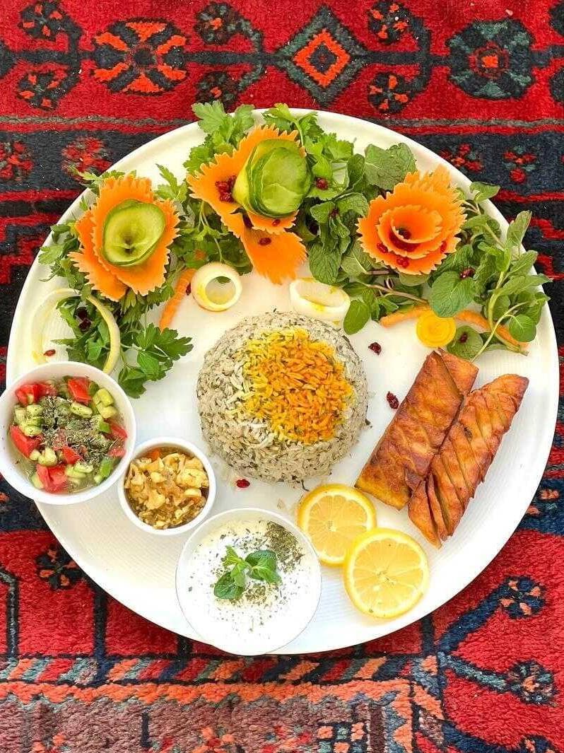 سبزی پلو با دوستِ ماهی